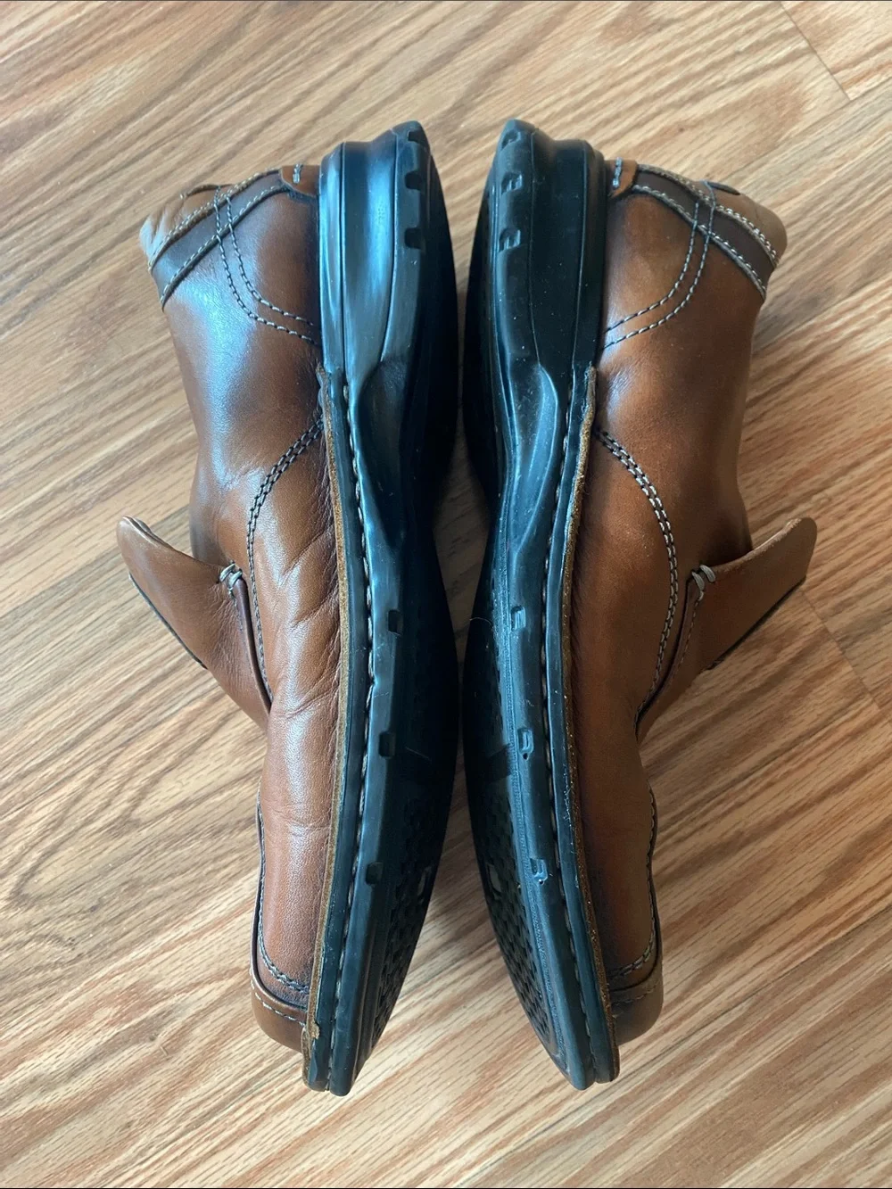 Clarks Men's Leather Slip-On Loafer in Brown 8M Office Career